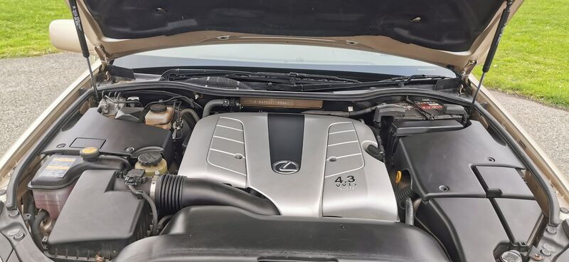 LEXUS LS 430 4.3 4dr Saloon Auto 2004