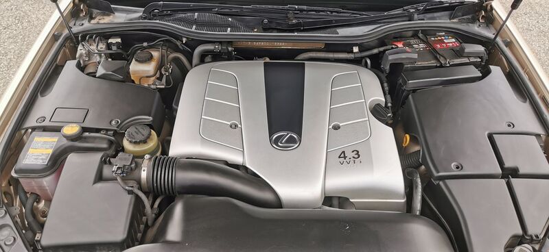 LEXUS LS 430 4.3 4dr Saloon Auto 2004