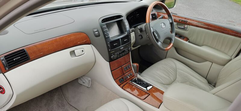 LEXUS LS 430 4.3 4dr Saloon Auto 2004