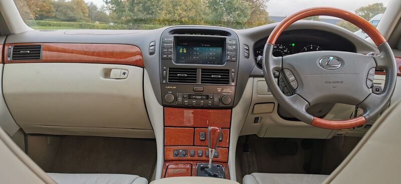 LEXUS LS 430 4.3 4dr Saloon Auto 2004