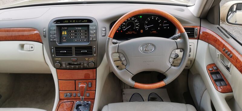 LEXUS LS 430 4.3 4dr Saloon Auto 2004