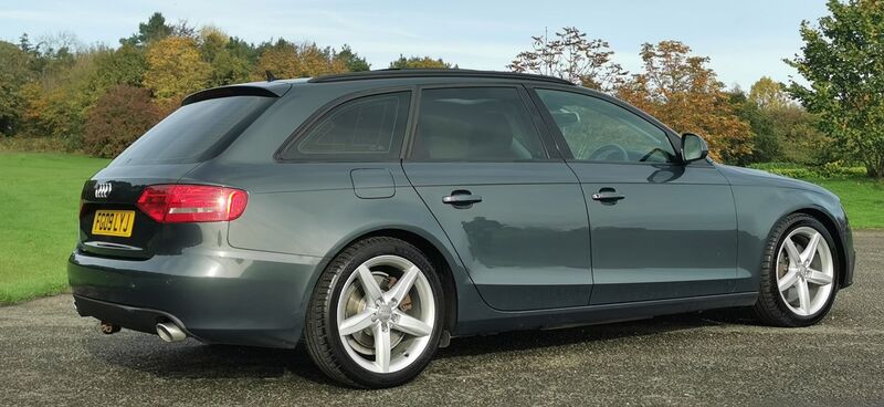 AUDI A4 AVANT 3.0 TDI Executive SE quattro Euro 4 5dr 2009