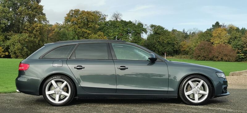 AUDI A4 AVANT 3.0 TDI Executive SE quattro Euro 4 5dr 2009