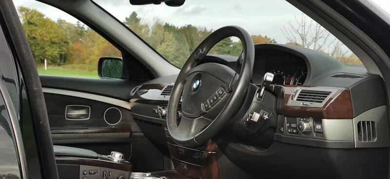 BMW 7 SERIES 3.0 730d Sport Auto 4dr Saloon Auto 2008