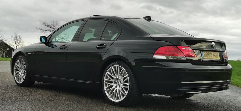 BMW 7 SERIES 3.0 730d Sport Auto 4dr Saloon Auto 2008