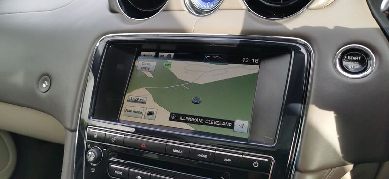 JAGUAR XJ 3.0d V6 Portfolio Auto Euro 5 ss 4dr 2012