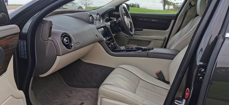 JAGUAR XJ 3.0d V6 Portfolio Auto Euro 5 ss 4dr 2012