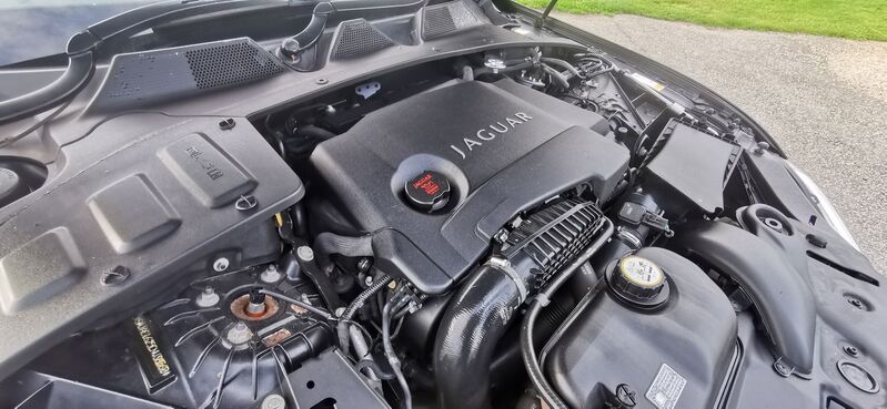 JAGUAR XJ 3.0d V6 Portfolio Auto Euro 5 ss 4dr 2012