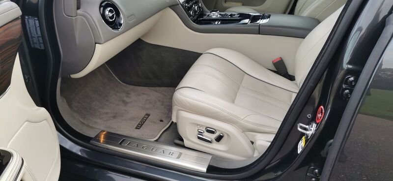 JAGUAR XJ 3.0d V6 Portfolio Auto Euro 5 ss 4dr 2012