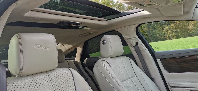 JAGUAR XJ 3.0d V6 Portfolio Auto Euro 5 ss 4dr 2012