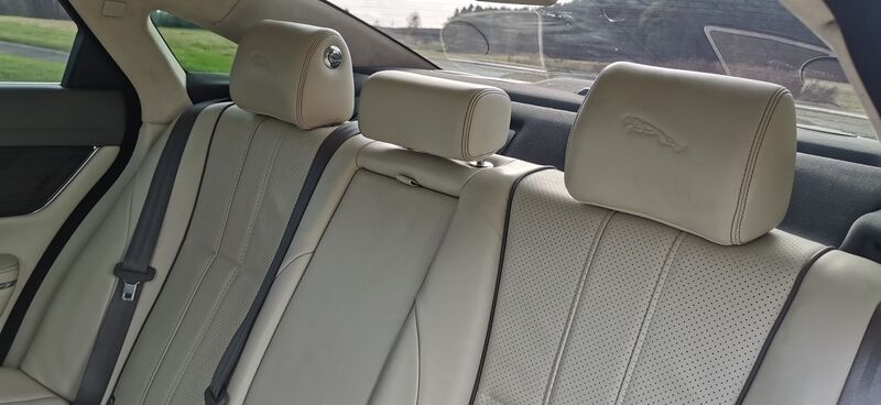 JAGUAR XJ 3.0d V6 Portfolio Auto Euro 5 ss 4dr 2012