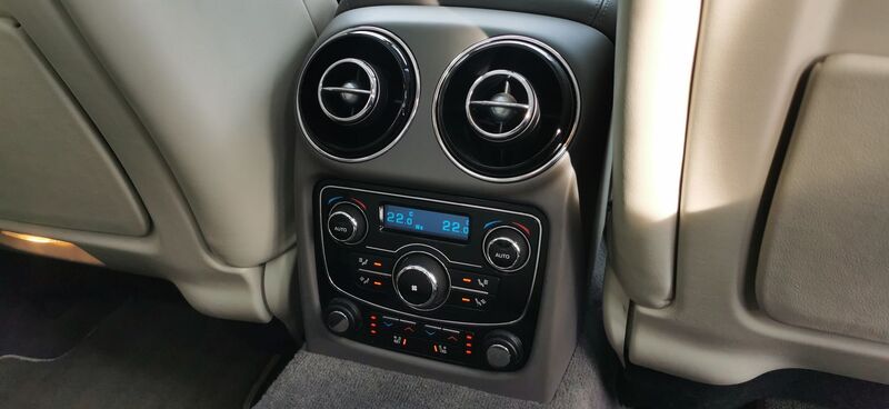 JAGUAR XJ 3.0d V6 Portfolio Auto Euro 5 ss 4dr 2012