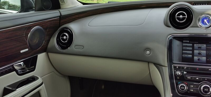 JAGUAR XJ 3.0d V6 Portfolio Auto Euro 5 ss 4dr 2012