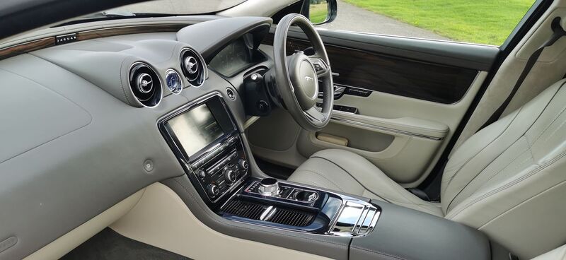 JAGUAR XJ 3.0d V6 Portfolio Auto Euro 5 ss 4dr 2012
