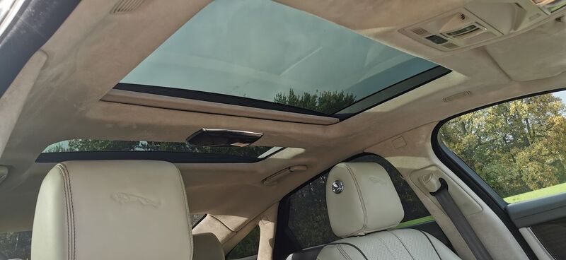 JAGUAR XJ 3.0d V6 Portfolio Auto Euro 5 ss 4dr 2012