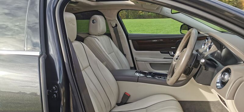 JAGUAR XJ 3.0d V6 Portfolio Auto Euro 5 ss 4dr 2012