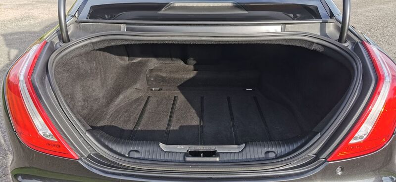 JAGUAR XJ 3.0d V6 Portfolio Auto Euro 5 ss 4dr 2012