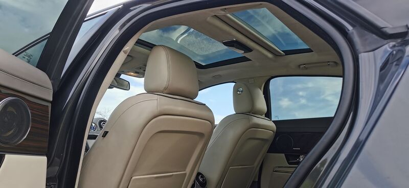 JAGUAR XJ 3.0d V6 Portfolio Auto Euro 5 ss 4dr 2012