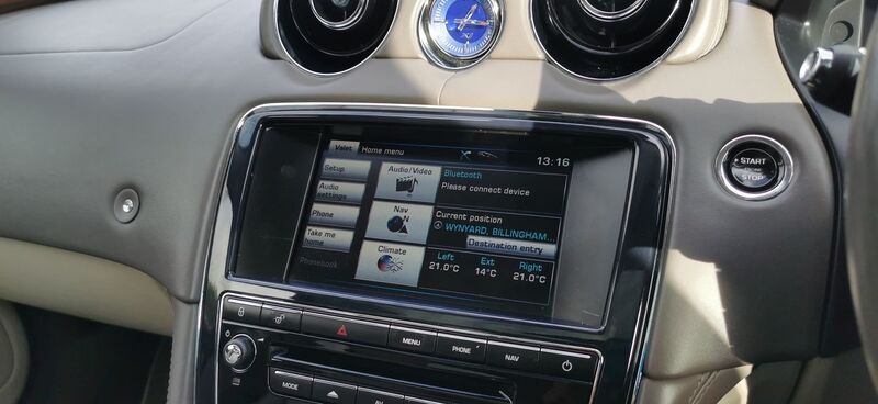 JAGUAR XJ 3.0d V6 Portfolio Auto Euro 5 ss 4dr 2012