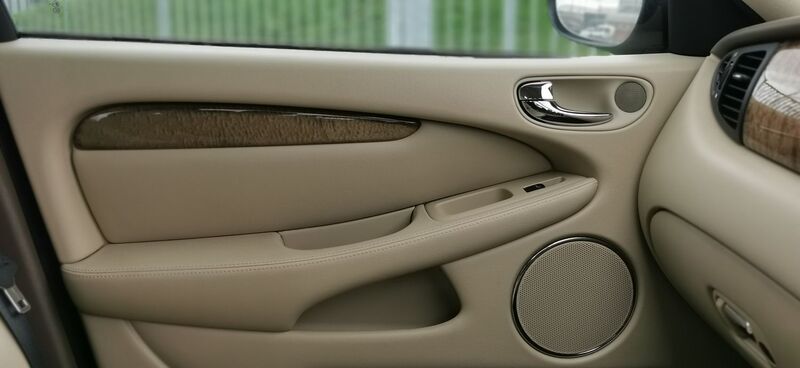 JAGUAR X-TYPE 2.5 V6 SE AWD 4dr 2004