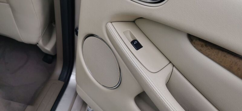 JAGUAR X-TYPE 2.5 V6 SE AWD 4dr 2004
