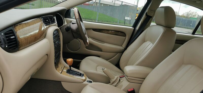 JAGUAR X-TYPE 2.5 V6 SE AWD 4dr 2004