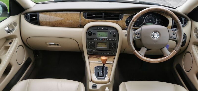 JAGUAR X-TYPE 2.5 V6 SE AWD 4dr 2004