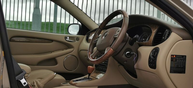 JAGUAR X-TYPE 2.5 V6 SE AWD 4dr 2004