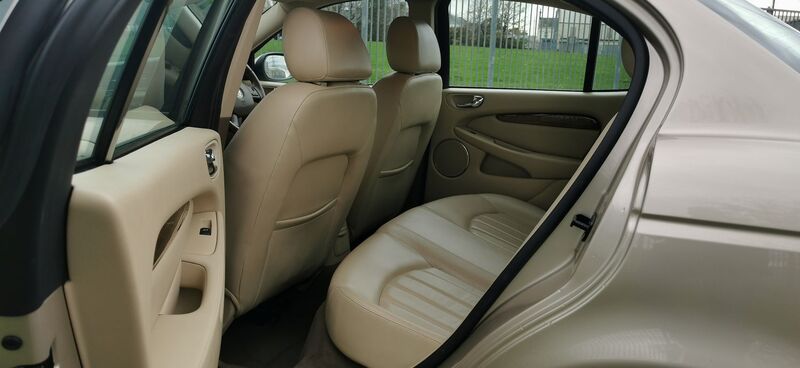 JAGUAR X-TYPE 2.5 V6 SE AWD 4dr 2004