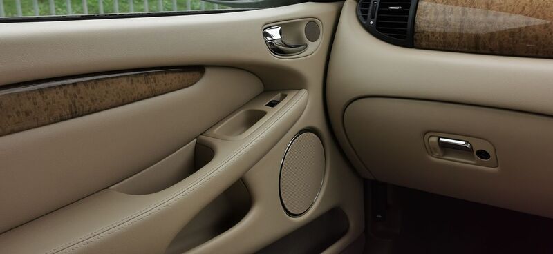 JAGUAR X-TYPE 2.5 V6 SE AWD 4dr 2004