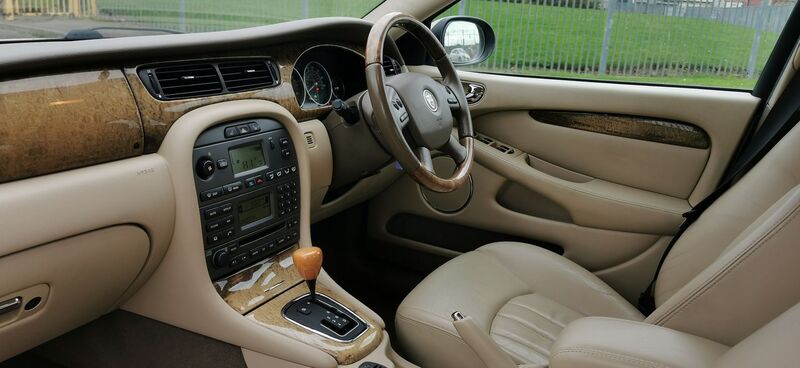 JAGUAR X-TYPE 2.5 V6 SE AWD 4dr 2004