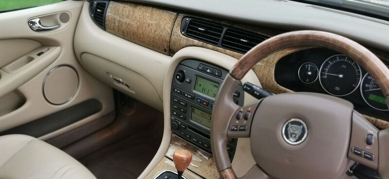 JAGUAR X-TYPE 2.5 V6 SE AWD 4dr 2004