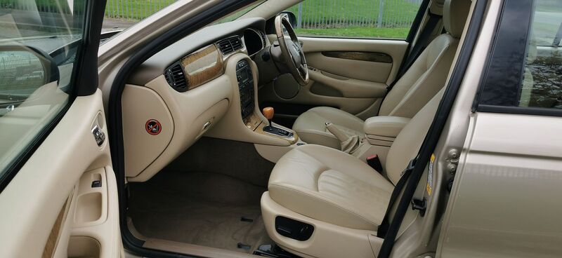 JAGUAR X-TYPE 2.5 V6 SE AWD 4dr 2004