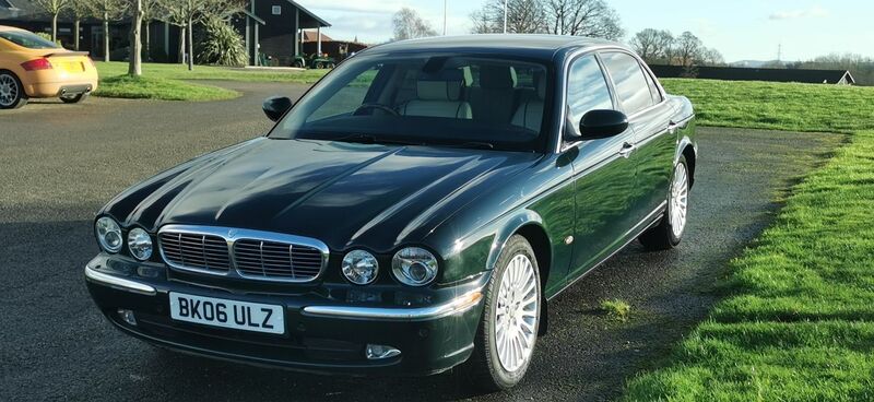 JAGUAR XJ 4.2 XJ8 Sovereign LWB Saloon 4dr 2006