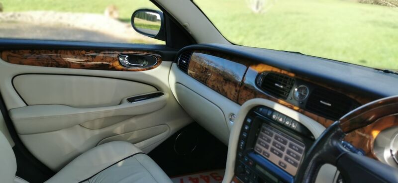 JAGUAR XJ 4.2 XJ8 Sovereign LWB Saloon 4dr 2006