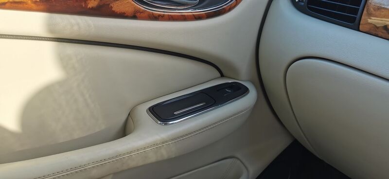 JAGUAR XJ 4.2 XJ8 Sovereign LWB Saloon 4dr 2006