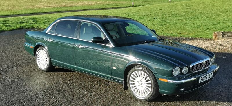 JAGUAR XJ 4.2 XJ8 Sovereign LWB Saloon 4dr 2006