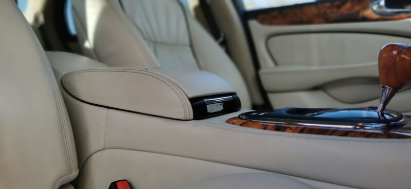 JAGUAR XJ 4.2 XJ8 Sovereign LWB Saloon 4dr 2006