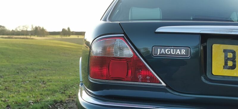 JAGUAR XJ XJ8 LWB 3.2 2002