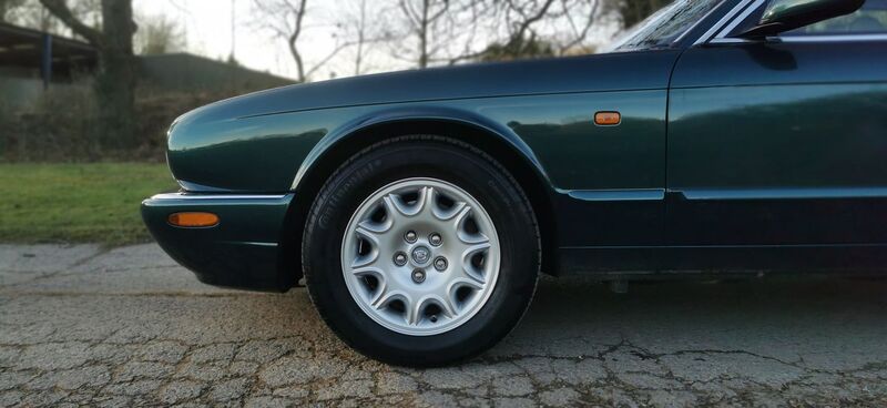 JAGUAR XJ XJ8 LWB 3.2 2002