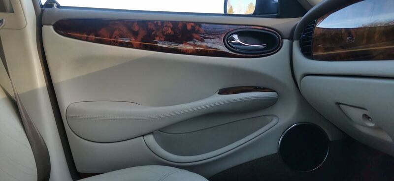JAGUAR XJ XJ8 LWB 3.2 2002