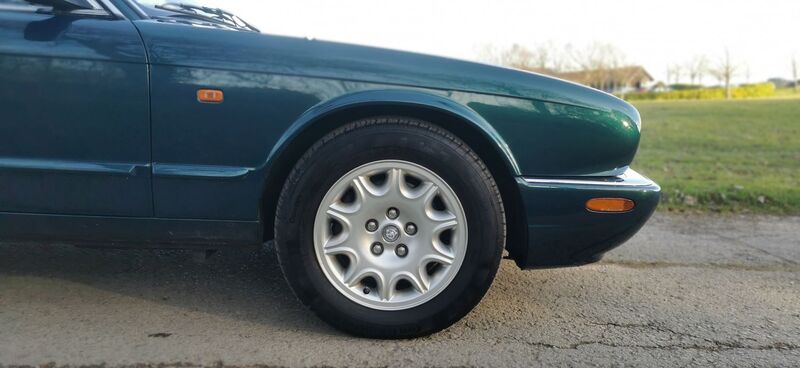 JAGUAR XJ XJ8 LWB 3.2 2002