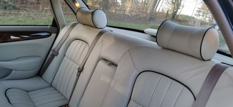 JAGUAR XJ XJ8 LWB 3.2 2002