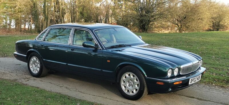 JAGUAR XJ XJ8 LWB 3.2 2002