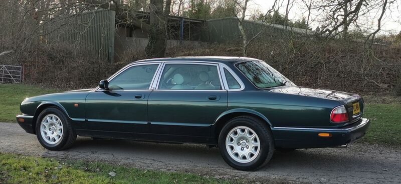 JAGUAR XJ XJ8 LWB 3.2 2002