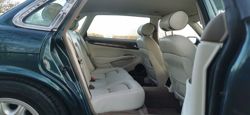 JAGUAR XJ XJ8 LWB 3.2 2002