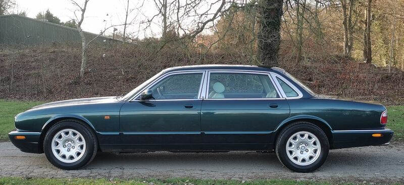 JAGUAR XJ XJ8 LWB 3.2 2002
