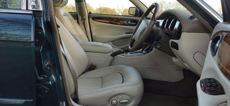 JAGUAR XJ XJ8 LWB 3.2 2002