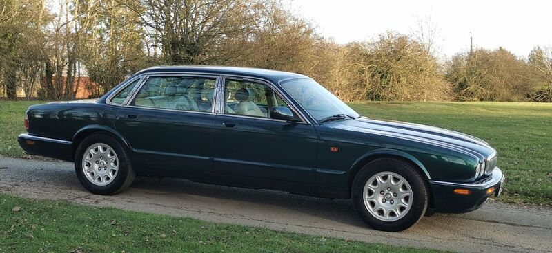 JAGUAR XJ XJ8 LWB 3.2 2002