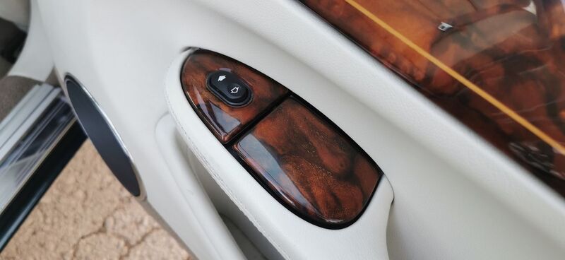 JAGUAR XJ XJ8 LWB 3.2 2002
